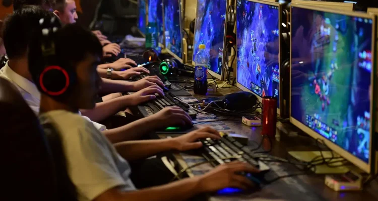 spesifikasi-komputer-pc-yang-ideal-untuk-warnet-game-online