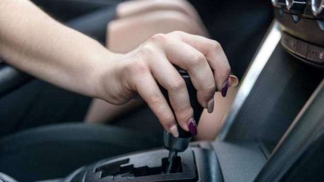 Cara Engine Brake Mobil Matic yang Benar Saat Melintasi Turunan