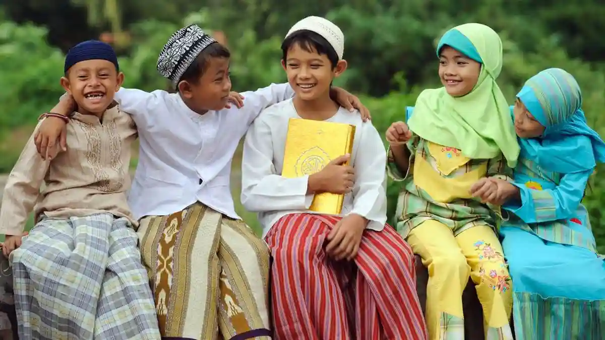 Cara Berteman dan Bergaul Menurut Islam